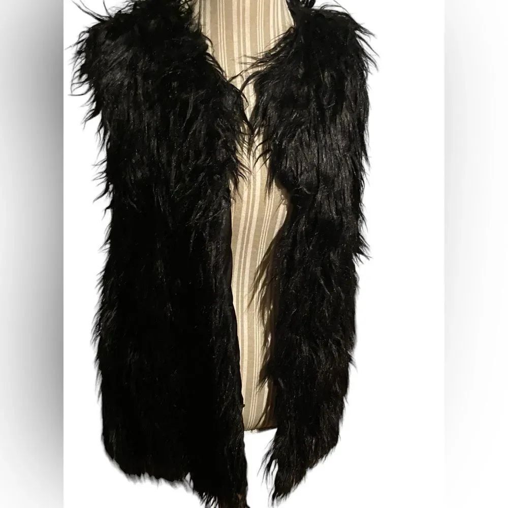Residents On size large faux fur vest excellent condition see pics
